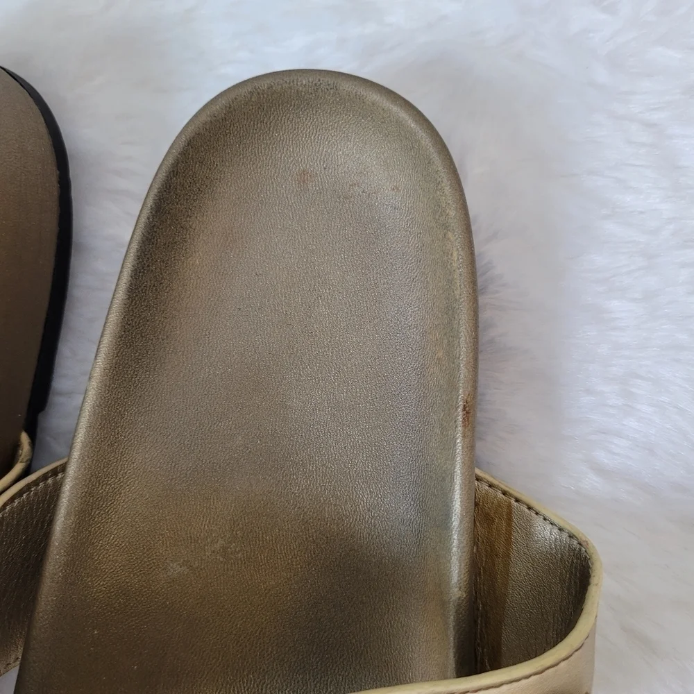 LOUIS VUITTON Bom Dia Flat Mule